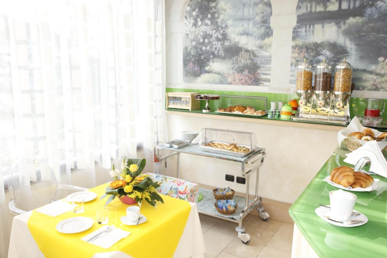 Hotel Il Monte Serravalle Ngoại thất bức ảnh