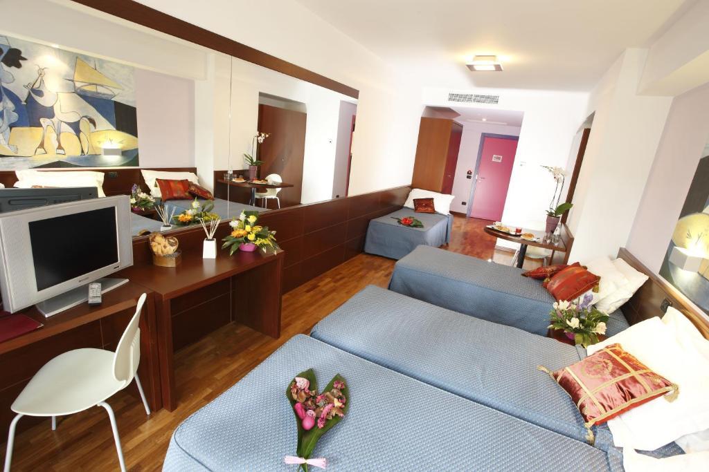Hotel Il Monte Serravalle Phòng bức ảnh